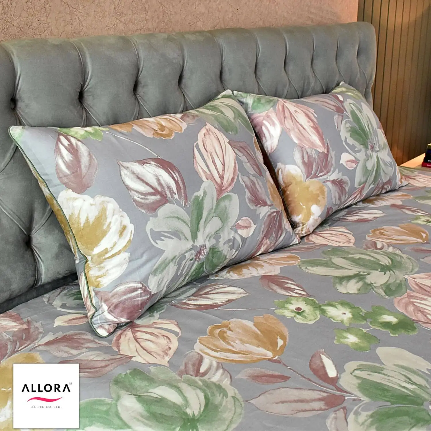 Watercolour Flora Printed Bed sheet - Grey Purple - Image 4